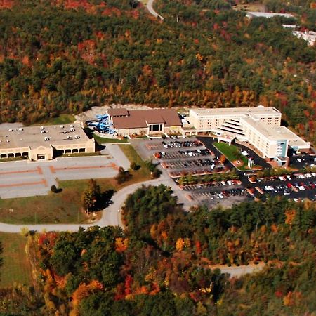 Holiday Inn Fitchburg-Waterpark Exterior foto